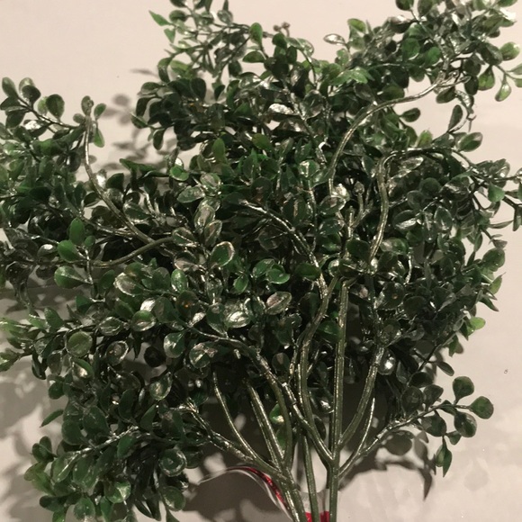 Ashland Christmas Artificial Boxwood Green Bush - Picture 5 of 7